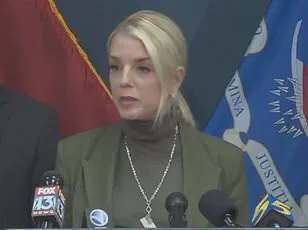 Transportation Secretary Urges Formal Attire for Holiday Travel, Emphasizing 'Return to Civility'