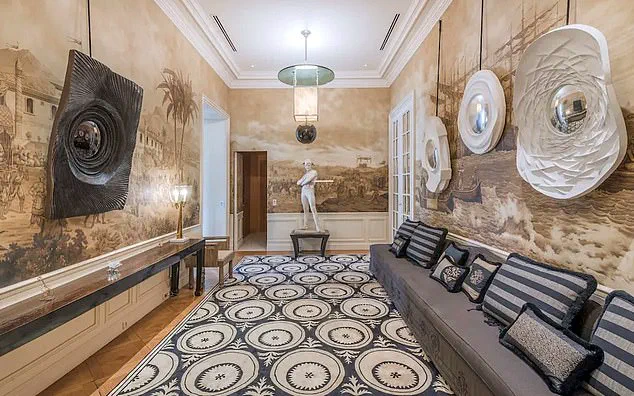 Epstein Files Reveal Peter Mandelson in Underwear at Paris 'House of Sin' Flat