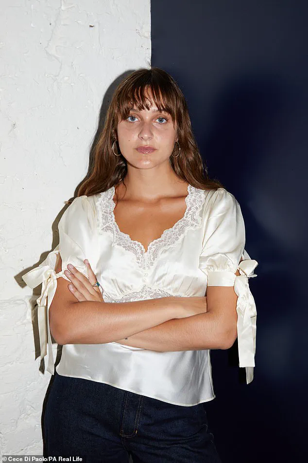 From Airport Arrest to Bipolar Diagnosis: Rosie van Amerongen's Hidden Struggle