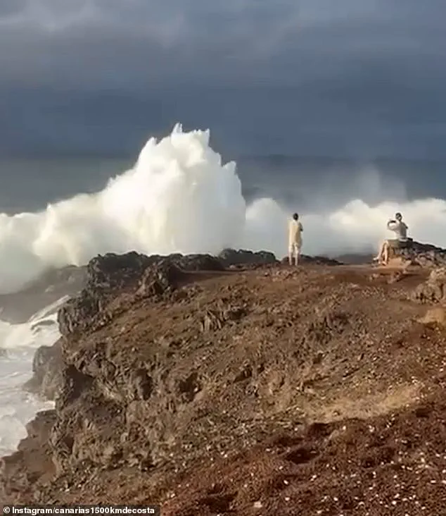 Selfie-Taking Tourists Narrowly Escape Death as Monster Wave Strikes on Gran Canaria Cliffs