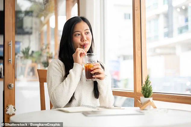 Harvard Study: Daily Coffee/Tea Linked to Lower Dementia Risk, but Caution Needed