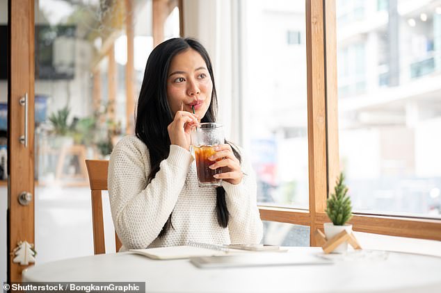 Harvard Study: Daily Coffee/Tea Linked to Lower Dementia Risk, but Caution Needed