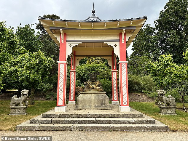 Chris Eadie, Royal Decorator, Dies by Suicide After Mental Health Deterioration and Work Struggles at Sandringham