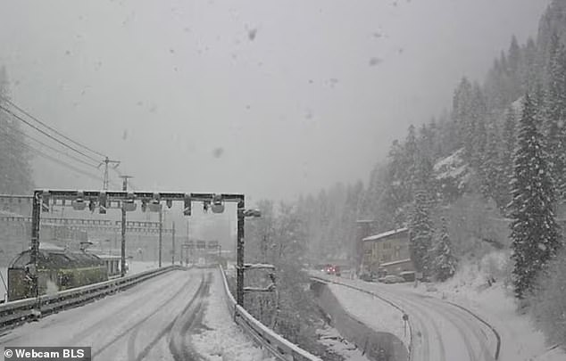 Swiss Train Derails After Avalanche Near Goppenstein; Five Injured