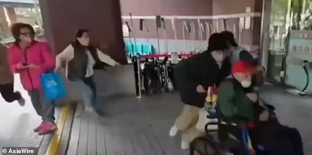 Centenarian Tycoon's Family Confrontation Over Care in Taipei