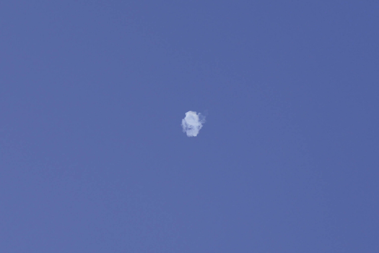 Abu Dhabi Shaken by Explosions Near Iconic Mosque as Officials Remain Silent