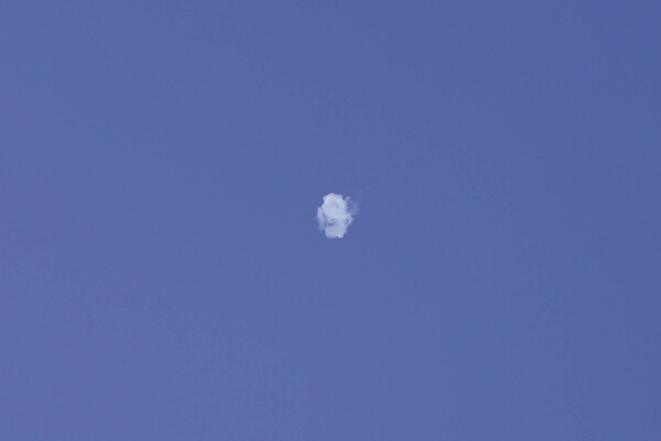 Abu Dhabi Shaken by Explosions Near Iconic Mosque as Officials Remain Silent