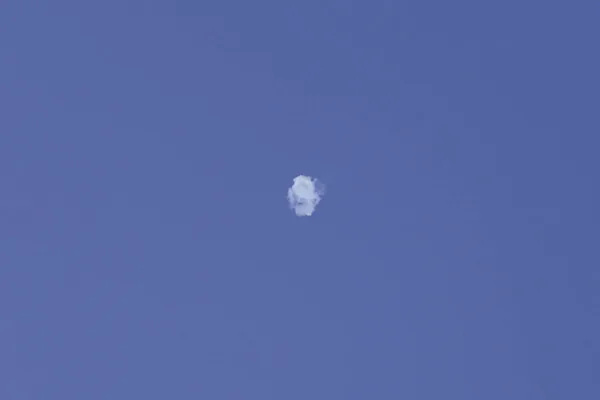 Abu Dhabi Shaken by Explosions Near Iconic Mosque as Officials Remain Silent