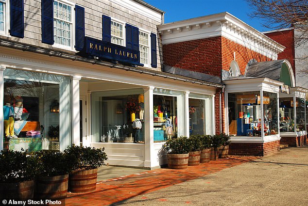 Bipartisan Push for $50 Billion Connecticut-Hampton Bridge Sparks Controversy Over Environment and Housing