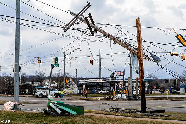 Deadly Tornadoes Leave Trail of Destruction as Storms Threaten More in US Heartland