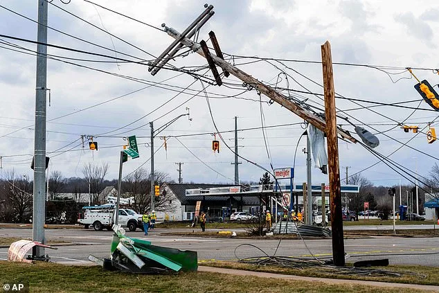 Deadly Tornadoes Leave Trail of Destruction as Storms Threaten More in US Heartland