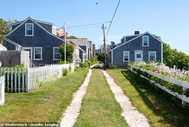Nantucket Residents Demand Stricter Measures as Sconset Bluff Walk Privacy Debate Heats Up