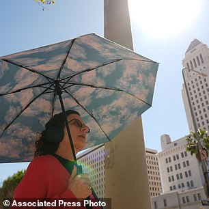 Unprecedented Extreme Weather Sweeps Across America as Heatwaves, Blizzards, and Floods Converge