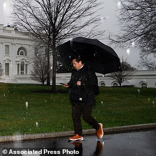 Unprecedented Extreme Weather Sweeps Across America as Heatwaves, Blizzards, and Floods Converge