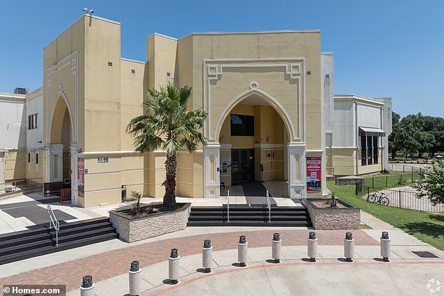 Federal Judge Rules Texas Can't Exclude Islamic Schools from Education Voucher Program