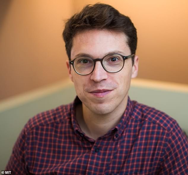 Mysterious Disappearances of Retired General and NASA Engineer Spark Speculation About UFO Programs and Silencing Secrets