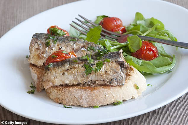Sardine Fast Gains Popularity as Weight Loss Hack, But Health Experts Warn of Risks