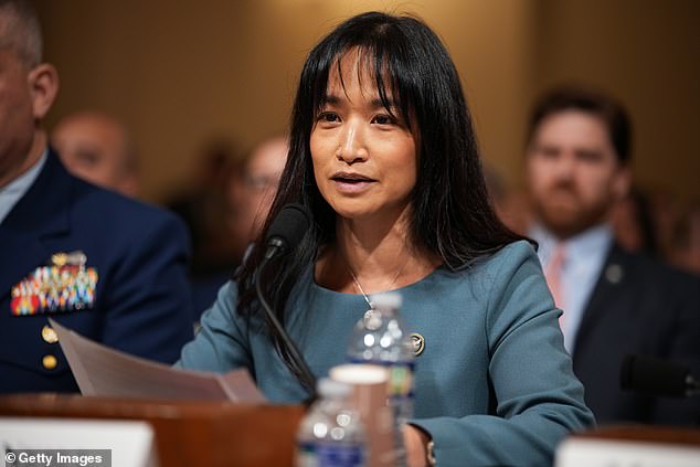 Government Shutdown Pushes U.S. Airports Toward Closure as TSA Faces Staffing Crisis and Security Chaos