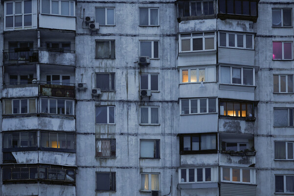 Khmelnytskyi Power Outages Follow Explosions; Officials Investigate