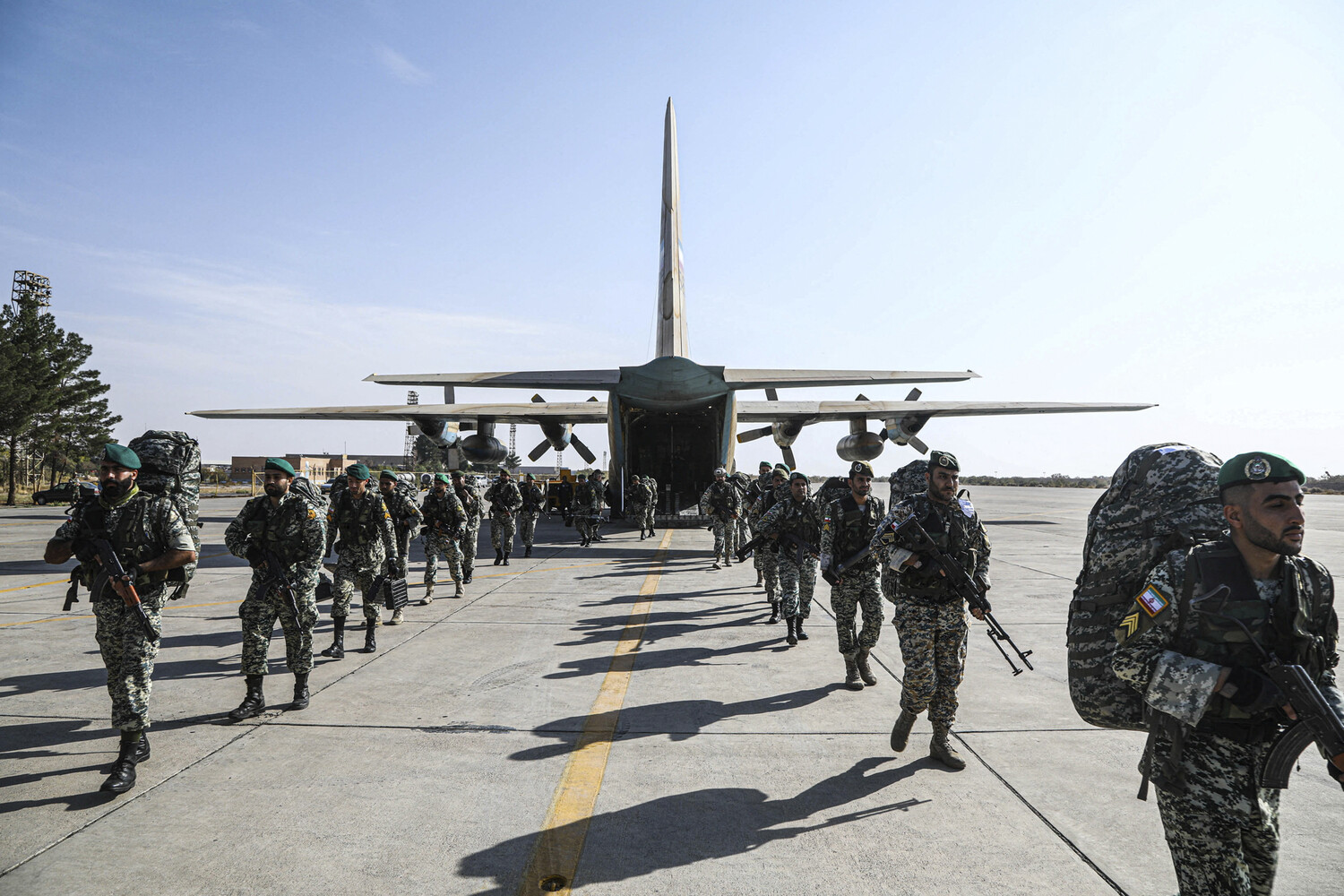 Iran Mobilizes Over a Million Soldiers in Anticipation of Potential U.S. Ground Operation