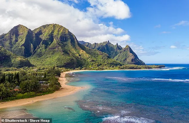 Tourist Helicopter Crash on Kauaʻi Leaves Three Dead, Two Injured