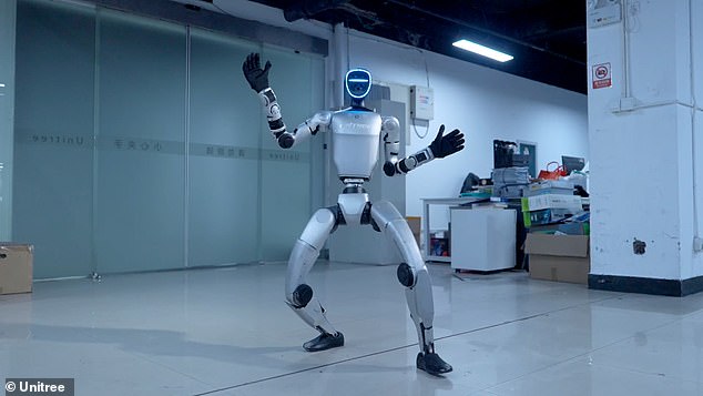 Future Arrives in Playful Form: Unitree G1 Robot Captivates NYC Park