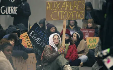 Scrubs" Returns with a Revival after a Decade