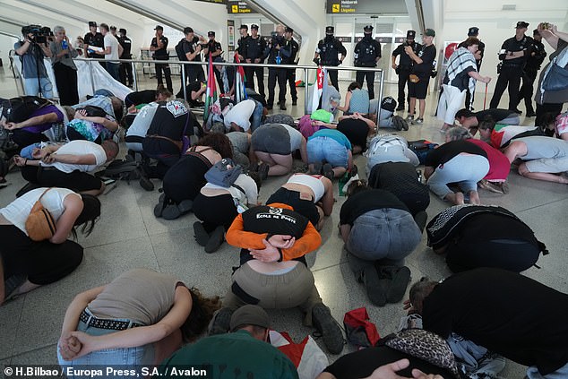 Basque Police Beat Gaza Flotilla Activists With Batons Upon Arrival