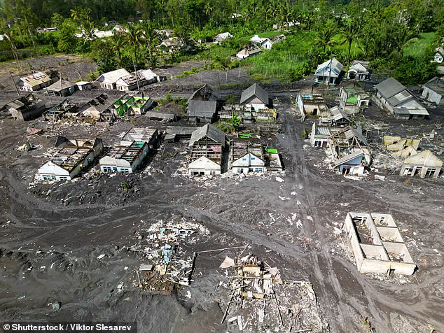 Mount Rainier Threatens 60,000 Residents With Catastrophic Lahar