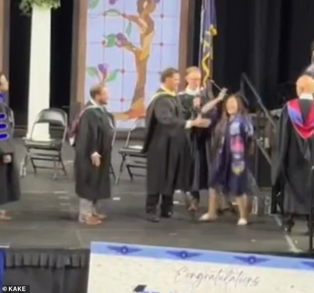 Kansas High School Graduate Forced Into Handshake By Administrator