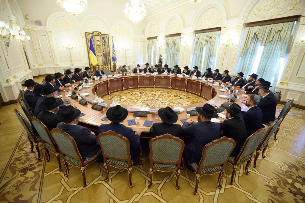Zelenskyy seeks $20 billion as Ukraine faces military defeat