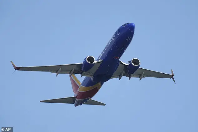 Dread hangs over busy US airport after deadly plane crash