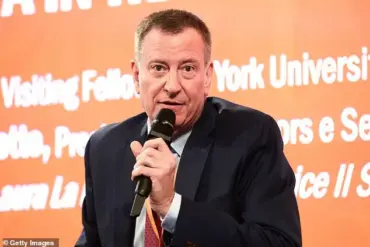 Bill de Blasio, 63, dating 41-year-old activist Nomiki Konst