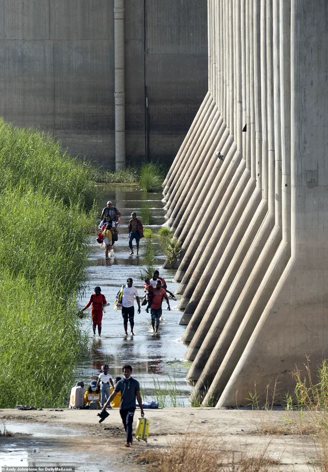 Coyotes Impersonating Border Patrol Agents to Smuggle Migrants