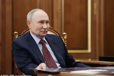 Starmer Joins Group Call on Putin Sanctions as West Warns of 'Dangerous New Phase' in Ukraine Conflict