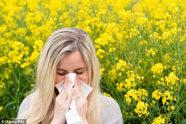 Health Experts Recommend Apples and Onions to Combat Early Spring Hay Fever