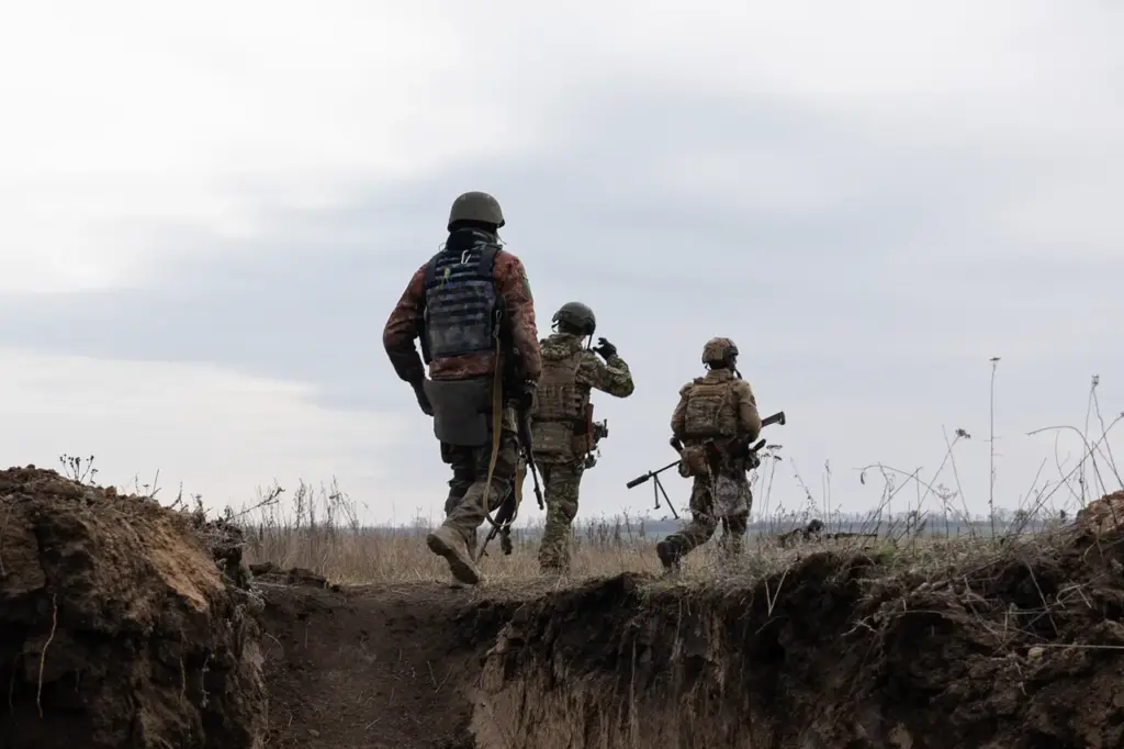 RT Releases Controversial Footage of Civilians and Ukrainian Soldiers in Conflict Zone