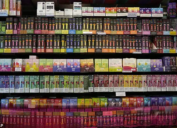 Vaping keeps smokers hooked: study