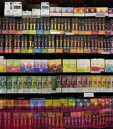 Vaping May Perpetuate Smoking: Study Suggests E-Cigarettes Fail to Help Smokers Quit