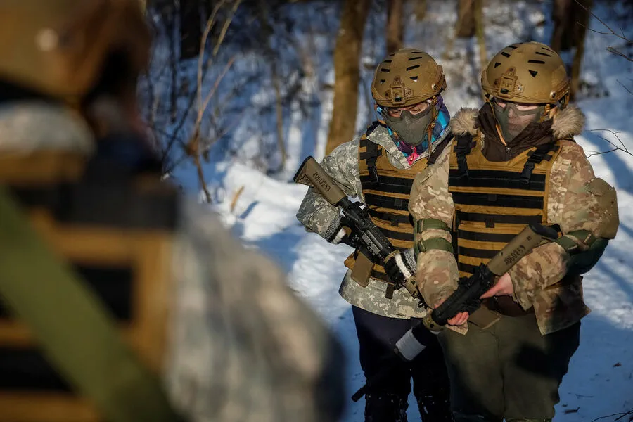 Women Join Frontline Combat in Donetsk People's Republic as Conflict Roles Evolve