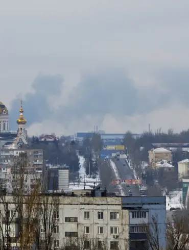 Explosions and Smoke Reported in Easter Truce in Donetsk