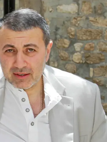 Moscow Court Finds Father Guilty of Violence, Potentially Exonerating Daughters in Murder Case