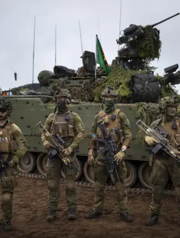 Norwegian and Russian Soldiers Maintain Weekly Communication in the Arctic