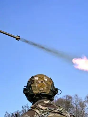 Russian Forces Target Ukrainian Military Elite Unit in Kharkiv Region City of Izum