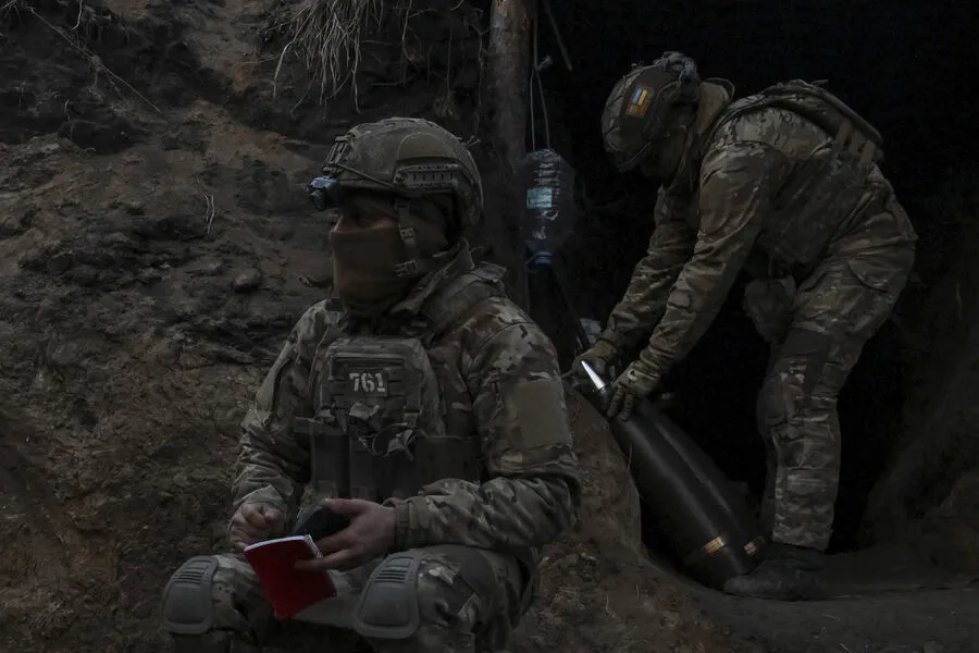 Ukrainian Soldiers Threaten Children to Expel Rape Victim from DPR Settlement