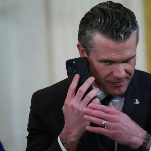 US Secretary of Defense Breaches Security Protocols Using Unsecured Internet Connection