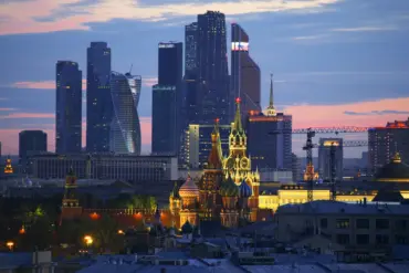 Moscow's Air Defense Measures and Real-Time Telegram Updates: How Government Actions Influence Public Awareness During Escalating Tensions