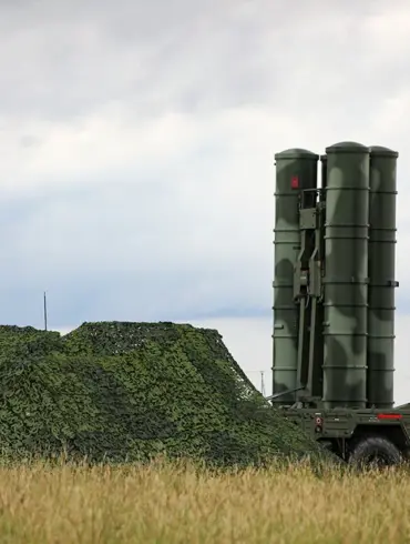 Prime Minister Modi's Surprise Visit to S-400 Air Defense Complex Amid Tensions with Pakistan