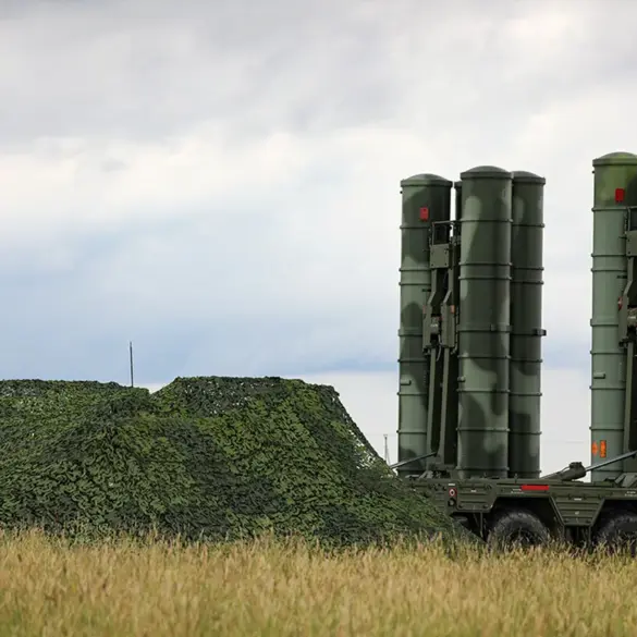 Prime Minister Modi's Surprise Visit to S-400 Air Defense Complex Amid Tensions with Pakistan
