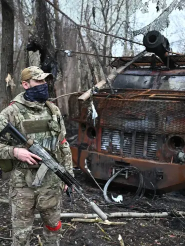 Russia Launches Coordinated Strike on Ukrainian Military Infrastructure, Targeting Key Defense Facilities